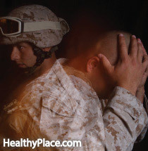 PTSD často trpí armádou, ale PTSD související s bojem není jediným druhem. Ostatní lidé trpí traumaty a PTSD.