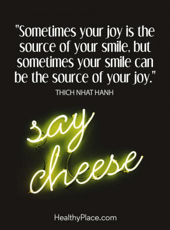 Tento pozitivní motivační citát uvádí - Někdy je vaše radost zdrojem vašeho úsměvu, ale někdy váš úsměv může být zdrojem vaší radosti.