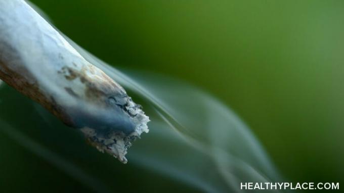 Účinky marihuany jsou obecně považovány za pozitivní, ale účinky kouření plevele a vedlejších účinků marihuany mohou poškodit zdraví uživatele hrnce.