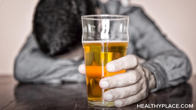 Alkohol, drogy, určitá jídla, kofein mohou mít všechny negativní dopady na příznaky bipolární poruchy. Zjistěte, co se může stát.