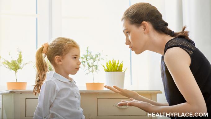 Vědět, jak disciplinovat dítě, je něco, s čím mnozí rodiče bojují. Naučte se, co disciplína ve skutečnosti znamená, a účinné strategie a tipy na HealthyPlace.