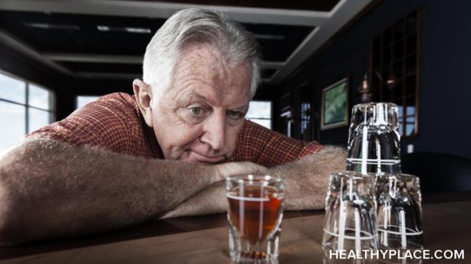 Jaký je vztah mezi léky na Parkinsonovu chorobu a alkoholem? Způsobí pití nežádoucí účinky nebo interaguje s vašimi léky? Zjistěte zde.