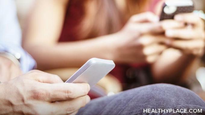 Aplikace duševního zdraví v našich telefonech nám poskytují technologii, jak se vypořádat s duševními chorobami. Naučte se tři aplikace pro duševní zdraví, které nyní používám, na HealthyPlace